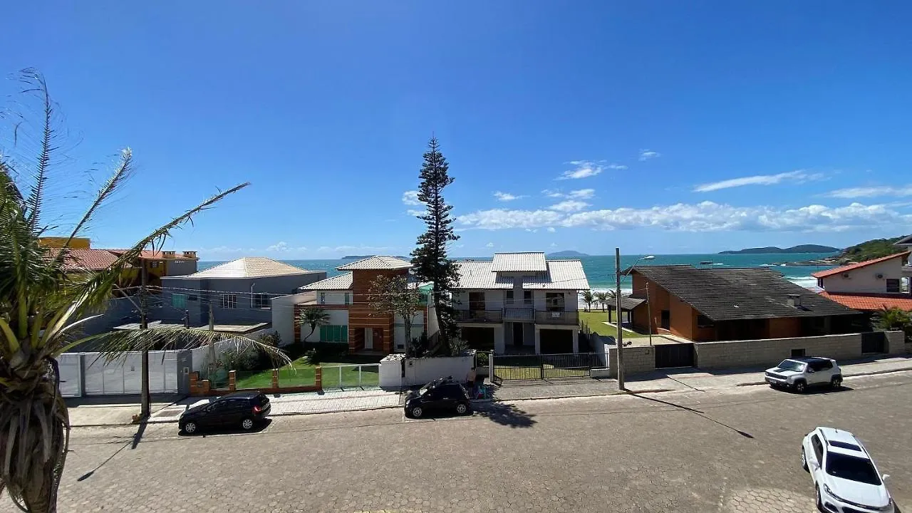 Casa Familiar Na Exuberante Praia De 4 Ilhas. Bombinhas