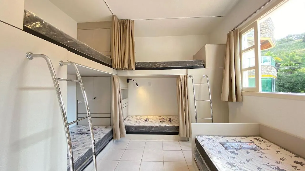 Semesterbostad Casa Familiar Na Exuberante Praia De 4 Ilhas. Bombinhas