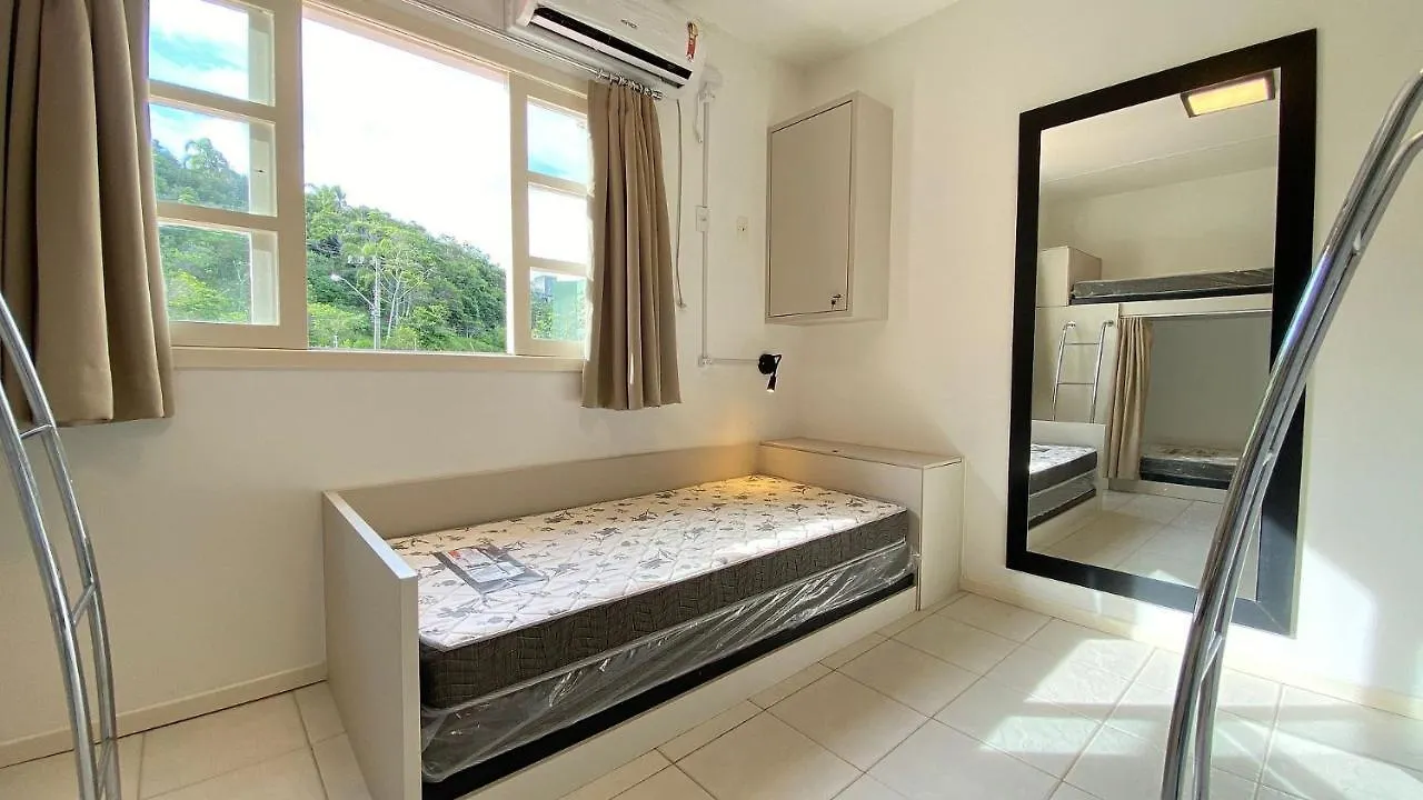 Semesterbostad Casa Familiar Na Exuberante Praia De 4 Ilhas. Bombinhas Brasilien