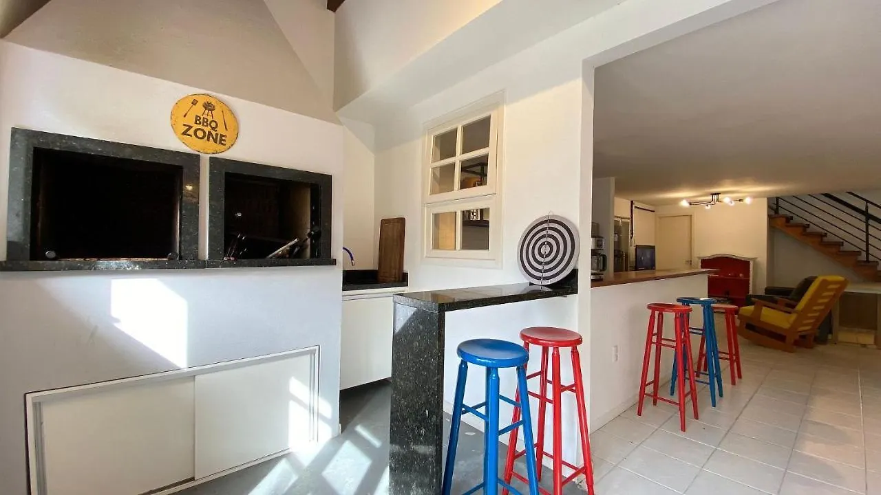 Casa Familiar Na Exuberante Praia De 4 Ilhas. Bombinhas
