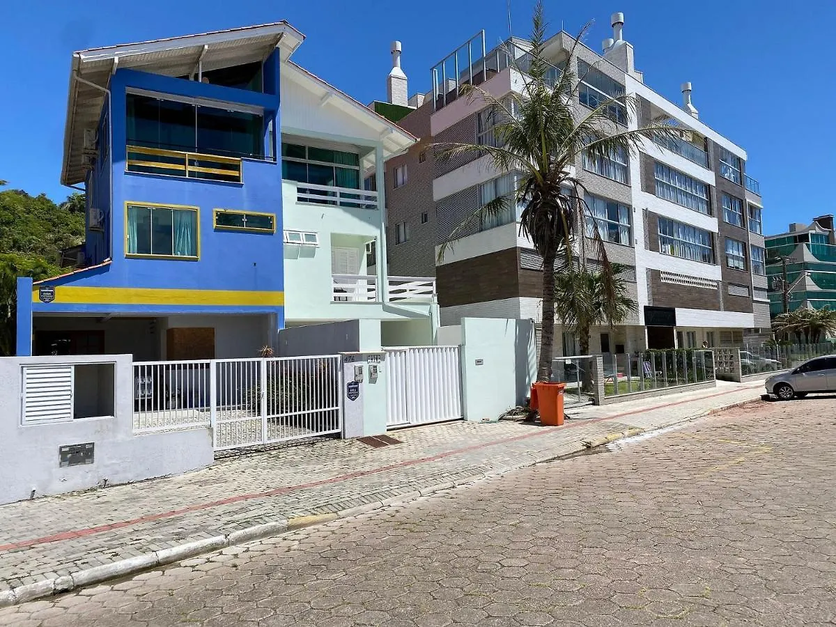 Casa Familiar Na Exuberante Praia De 4 Ilhas. Bombinhas